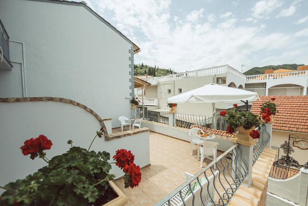 Hb Hotel Benitsa Benitses  Esterno foto